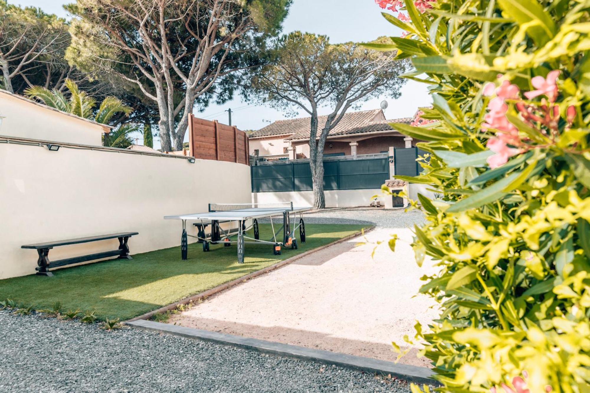 Reve D'Azur En Bord De Mer A La Nartelle Avec Piscine Dans La Residence, Terrasse, Bbq, 2 Chambres 2 Sdb Logement De 35M2 Draps Inclus Sainte-Maxime Bagian luar foto