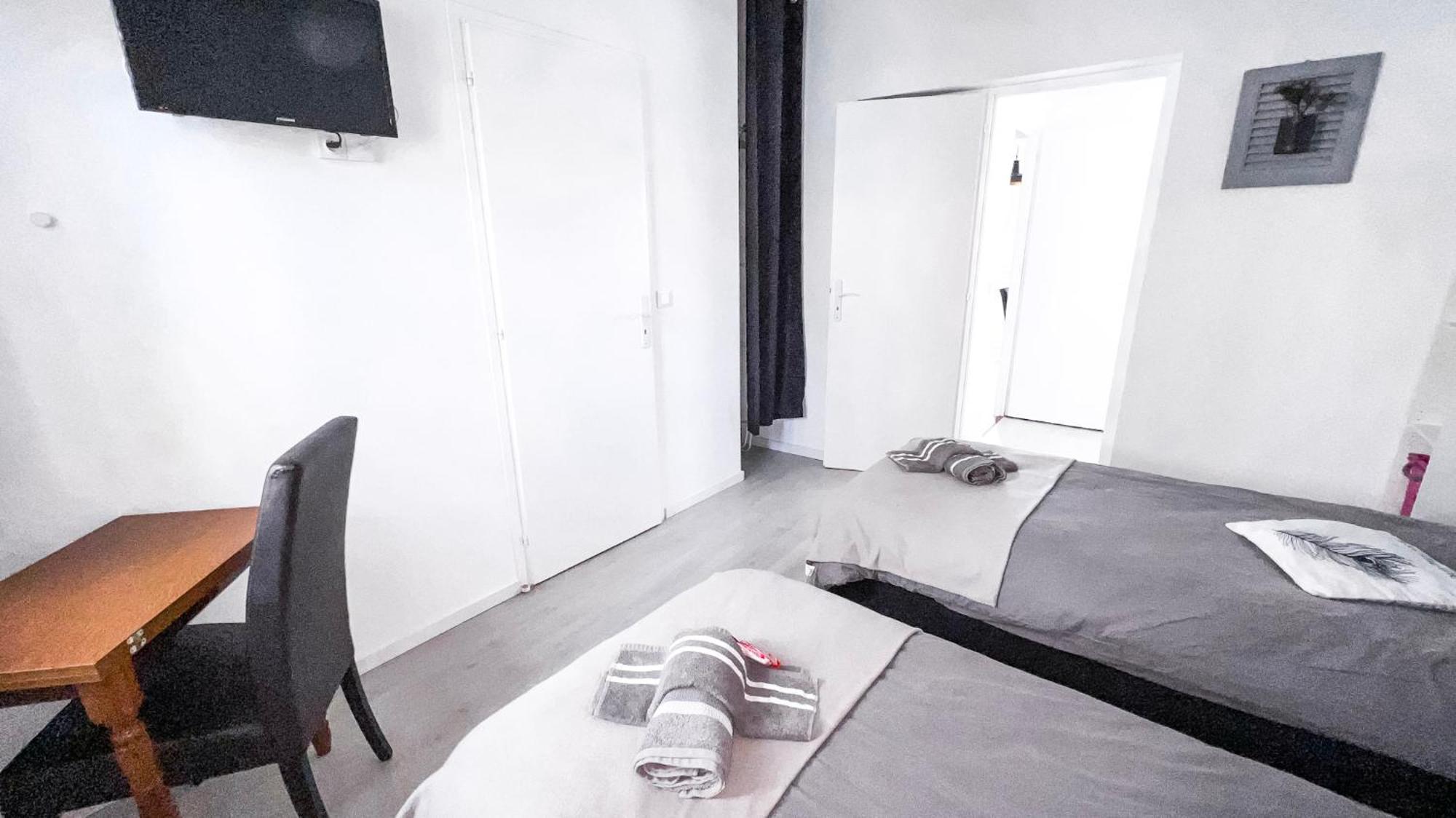 Reve D'Azur En Bord De Mer A La Nartelle Avec Piscine Dans La Residence, Terrasse, Bbq, 2 Chambres 2 Sdb Logement De 35M2 Draps Inclus Sainte-Maxime Bagian luar foto