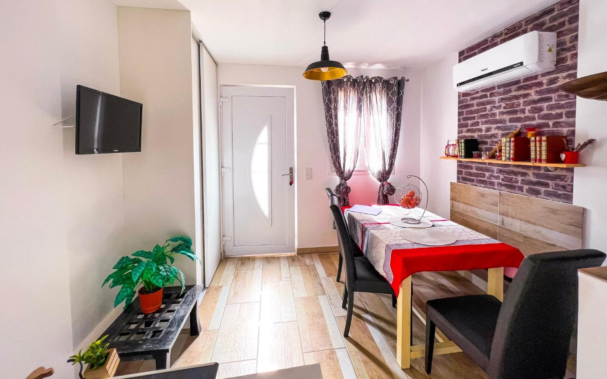 Reve D'Azur En Bord De Mer A La Nartelle Avec Piscine Dans La Residence, Terrasse, Bbq, 2 Chambres 2 Sdb Logement De 35M2 Draps Inclus Sainte-Maxime Bagian luar foto