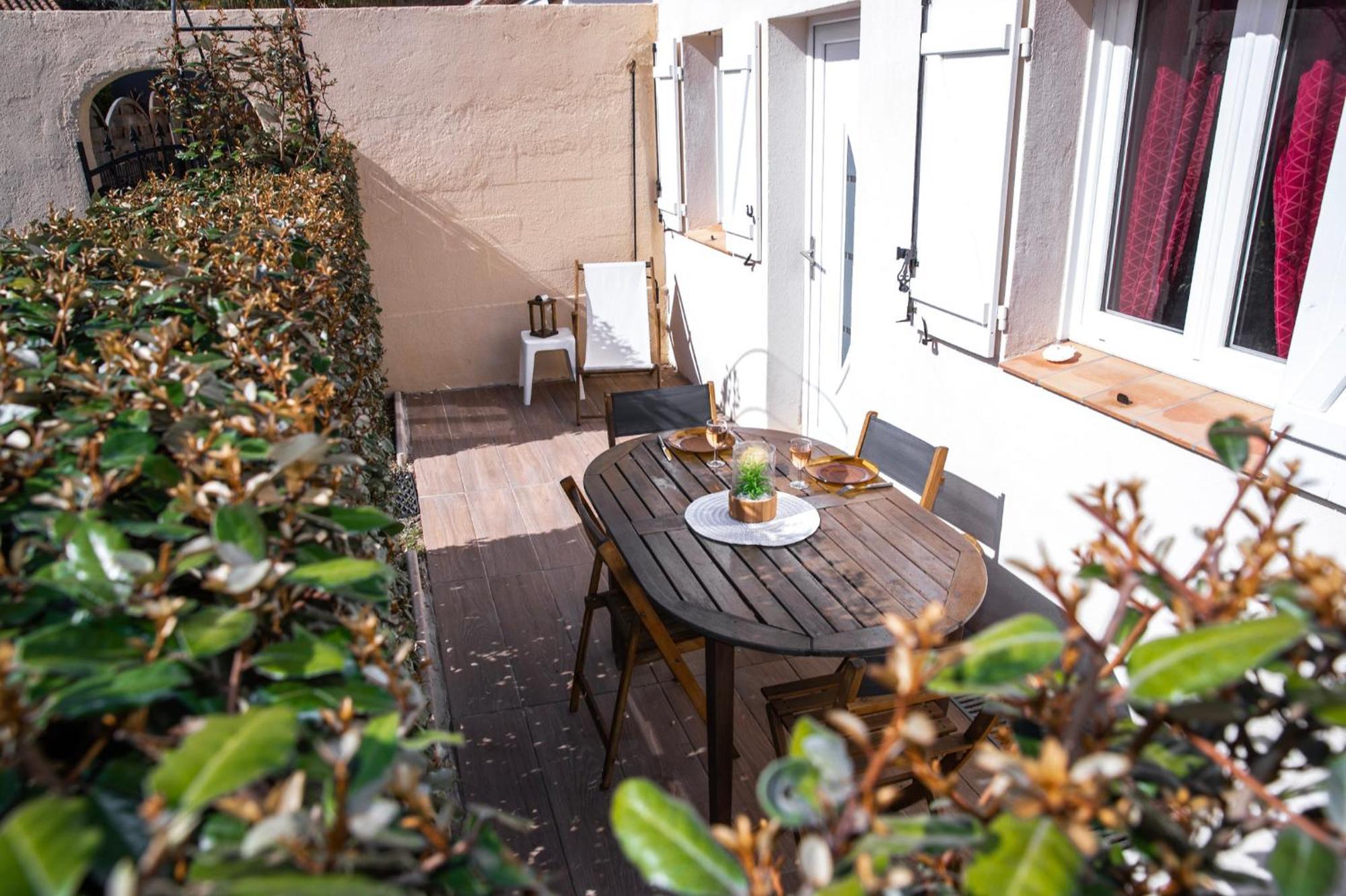 Reve D'Azur En Bord De Mer A La Nartelle Avec Piscine Dans La Residence, Terrasse, Bbq, 2 Chambres 2 Sdb Logement De 35M2 Draps Inclus Sainte-Maxime Bagian luar foto
