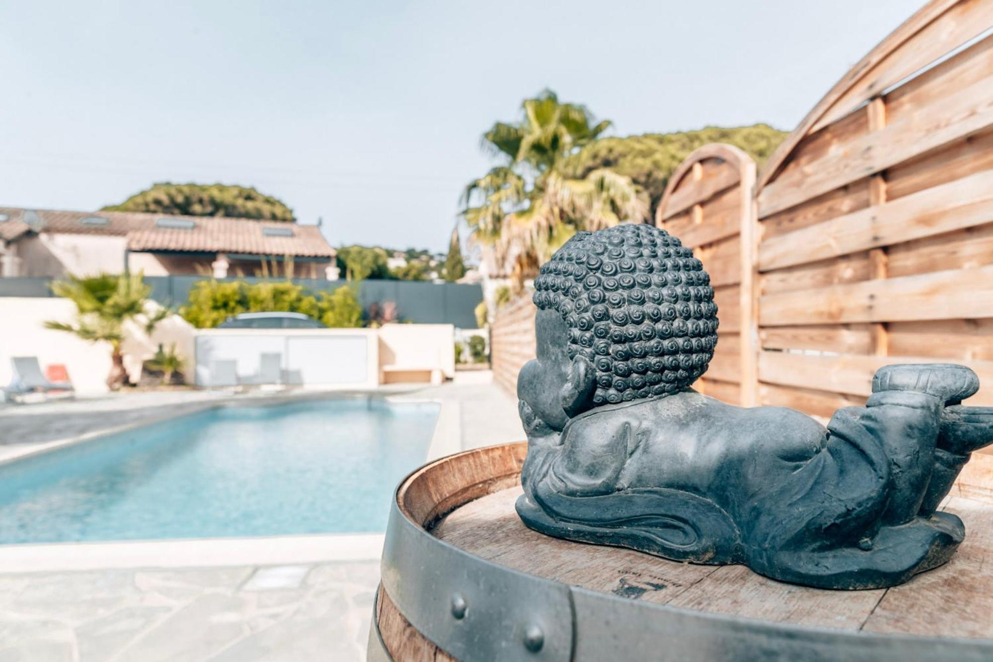 Reve D'Azur En Bord De Mer A La Nartelle Avec Piscine Dans La Residence, Terrasse, Bbq, 2 Chambres 2 Sdb Logement De 35M2 Draps Inclus Sainte-Maxime Bagian luar foto